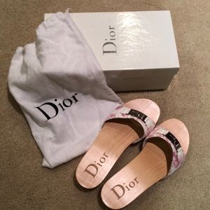 Never wore Dior flip flops